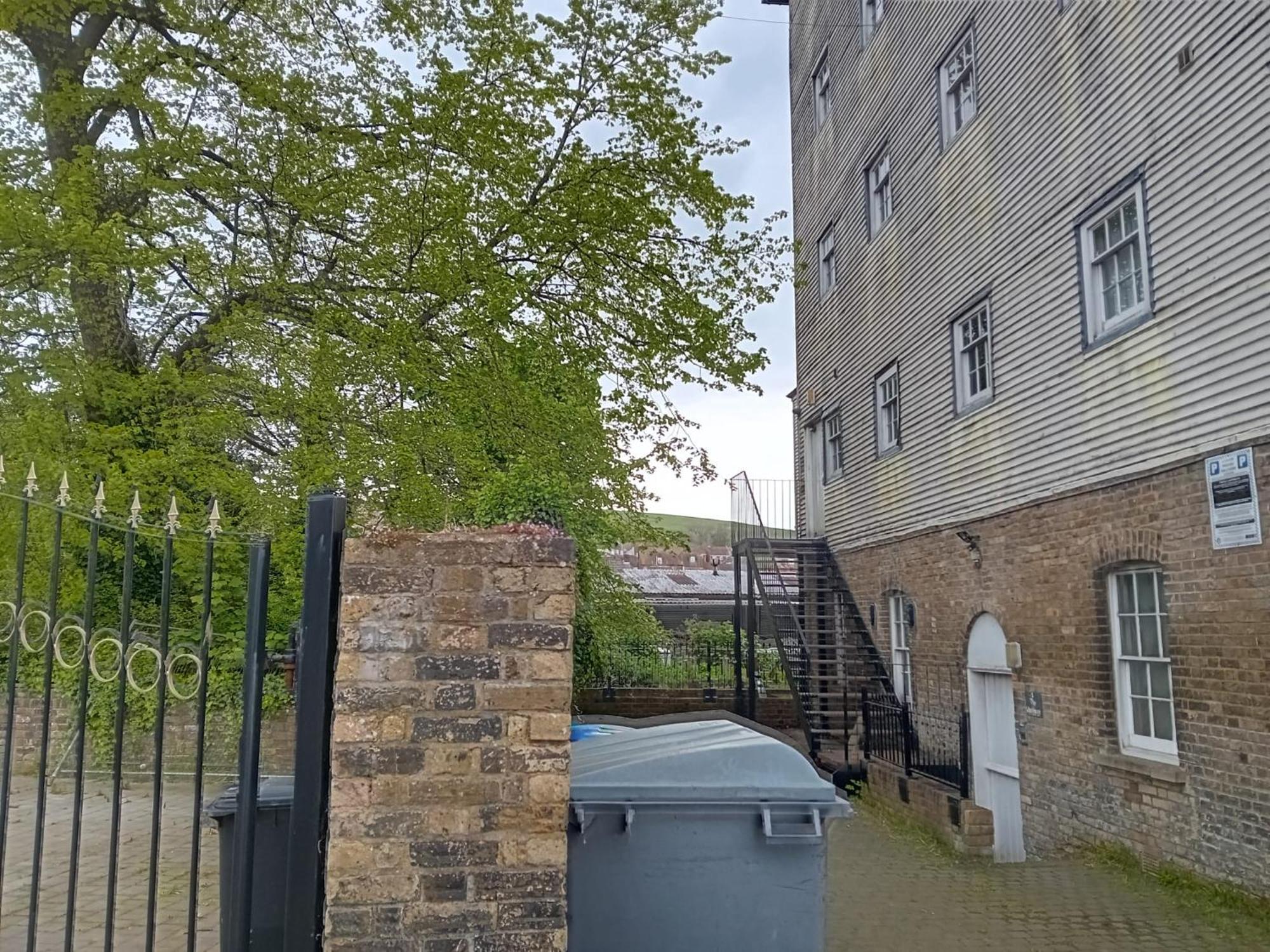 Apartment In Historic Mill, Near Dover Port 外观 照片